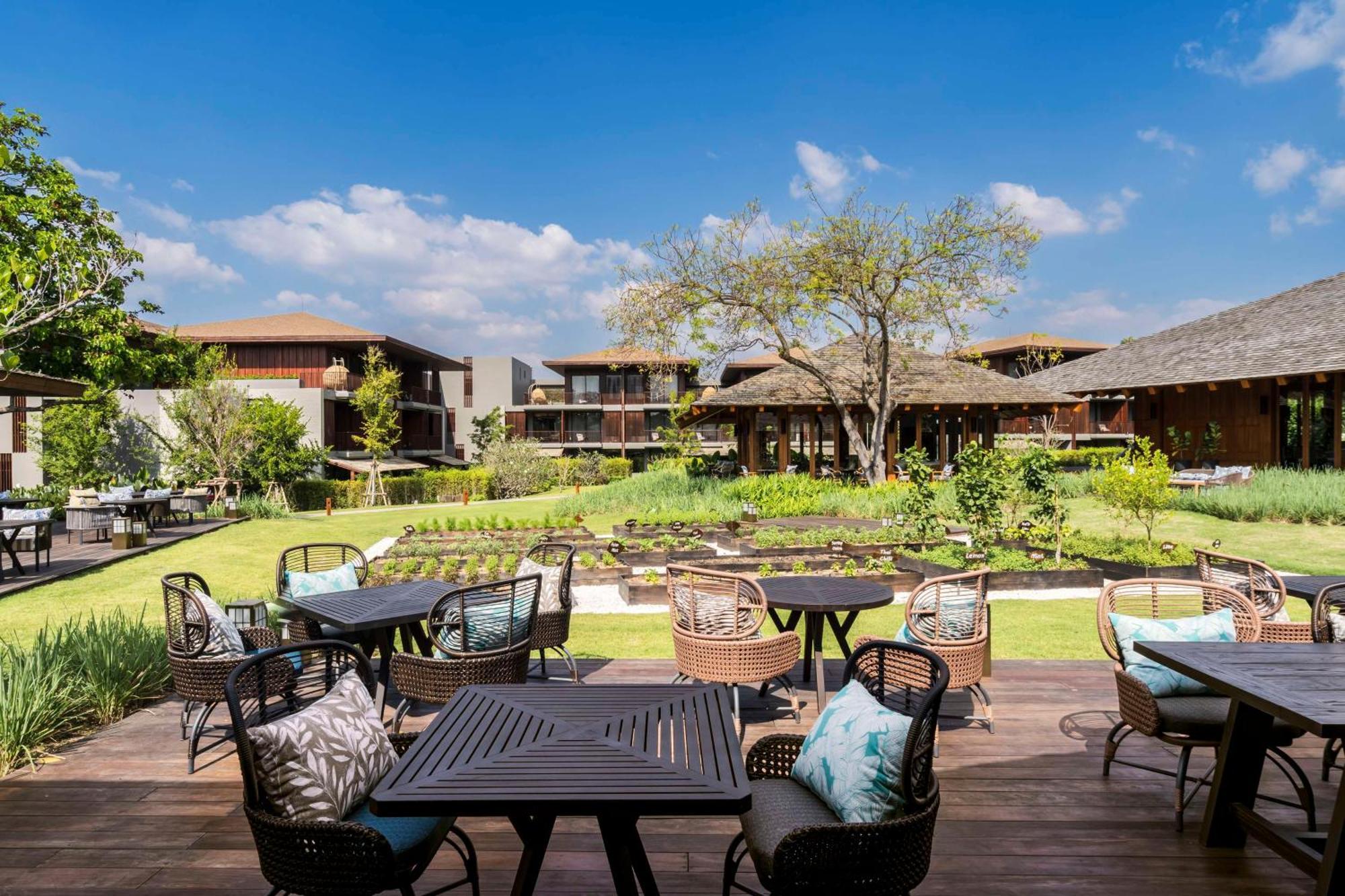 Andaz Pattaya Jomtien Beach, By Hyatt Exterior photo